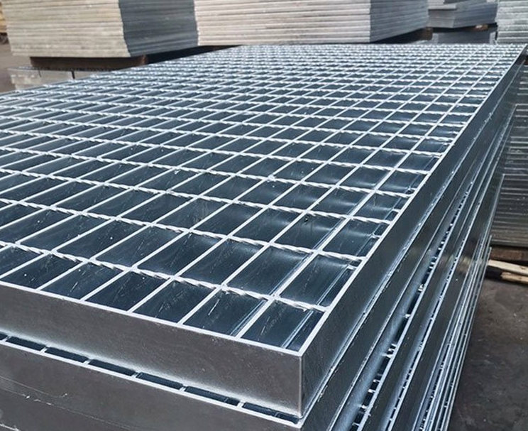 不銹鋼鋼格柵G504/40/100W，表面拋光處理，1.2米寬